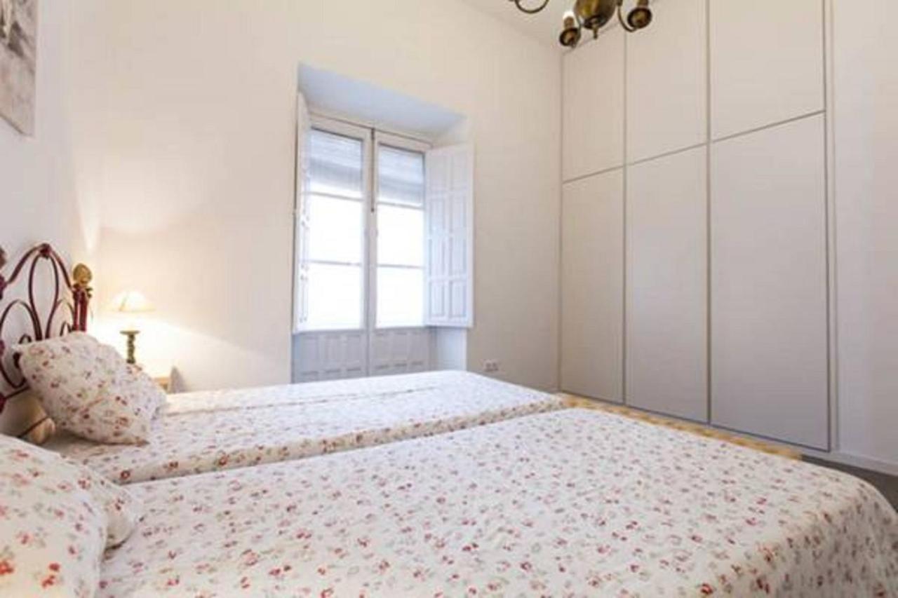 Apartamentos Rg Arenal Sevilha Quarto foto