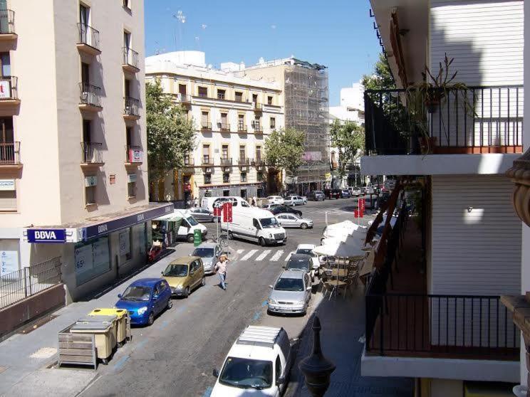 Apartamentos Rg Arenal Sevilha Quarto foto